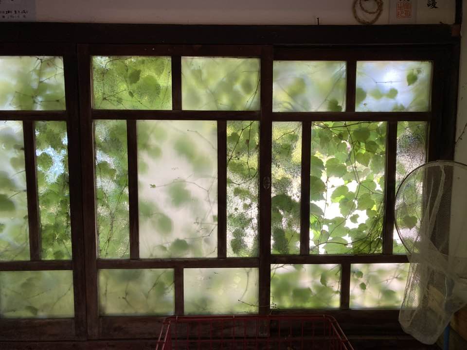 キッチン窓