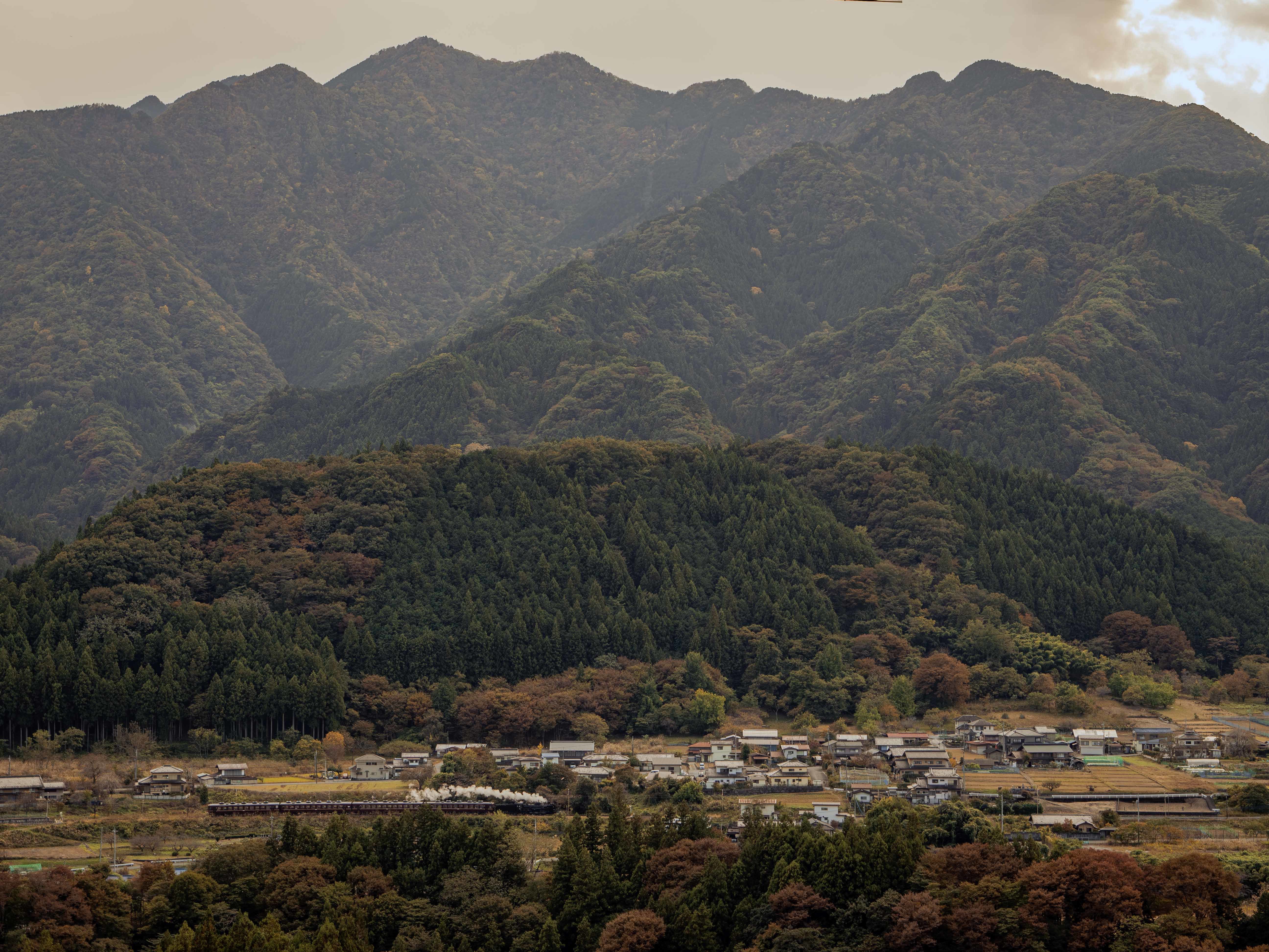 雷鳴響く秋の熊倉山