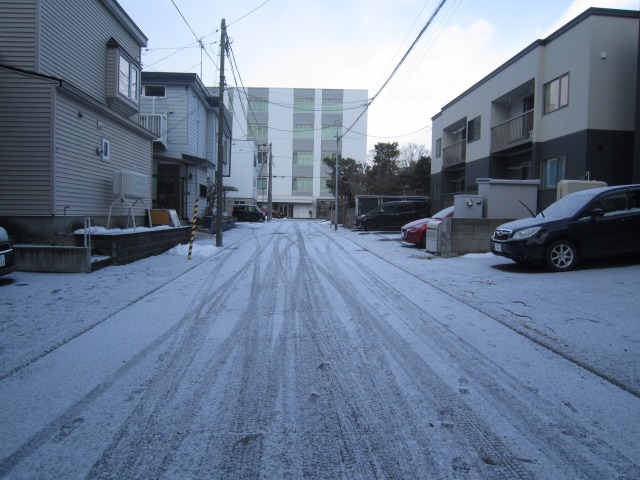 路地の雪
